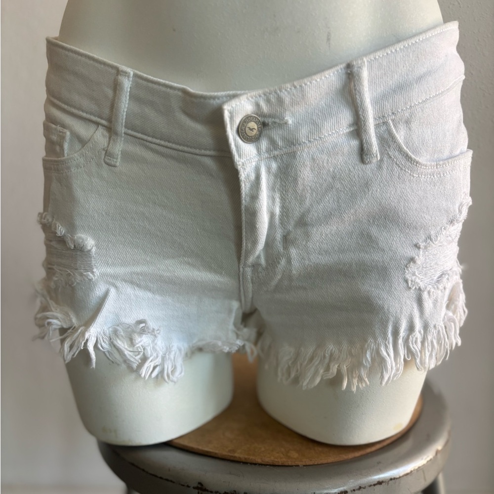 Hollister Low-Rise Frayed Shorts